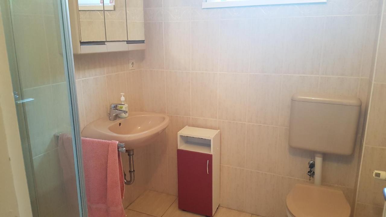 SzoladGrosses Ferienhaus Plattensee Balaton - Nyaralo Haz 6 Szobaval, 5 Fuerdoszobaval, 3000 Nmアパートメント エクステリア 写真