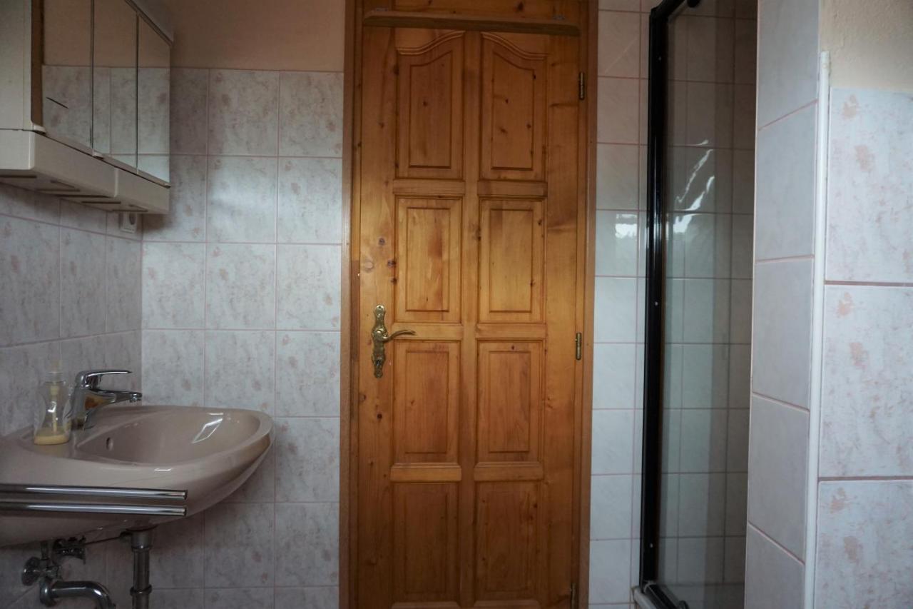 SzoladGrosses Ferienhaus Plattensee Balaton - Nyaralo Haz 6 Szobaval, 5 Fuerdoszobaval, 3000 Nmアパートメント エクステリア 写真