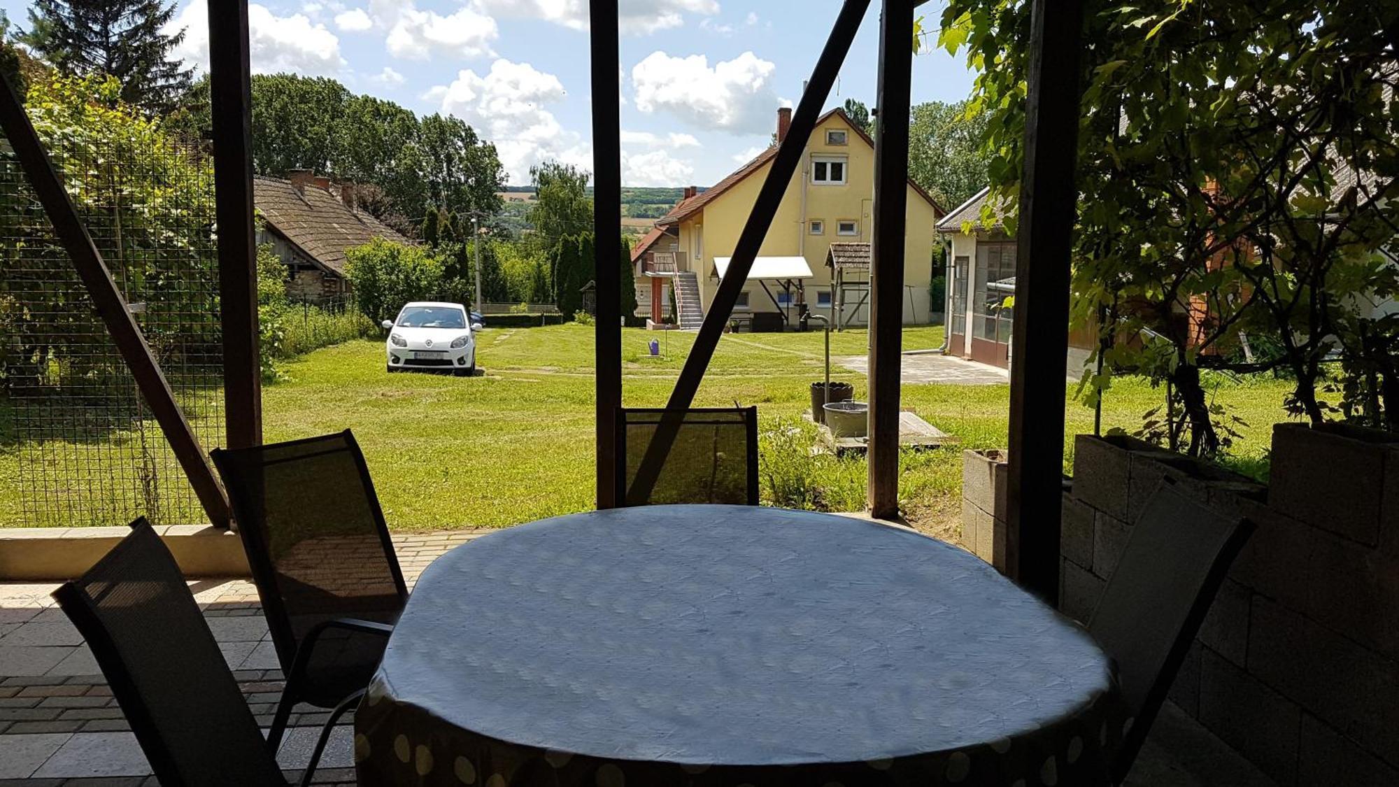SzoladGrosses Ferienhaus Plattensee Balaton - Nyaralo Haz 6 Szobaval, 5 Fuerdoszobaval, 3000 Nmアパートメント エクステリア 写真